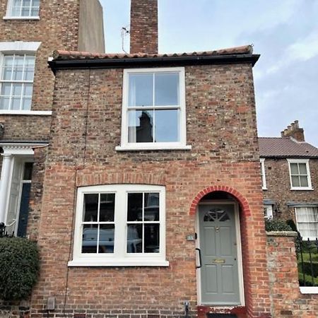 The Old Carriage House Villa York Exterior foto